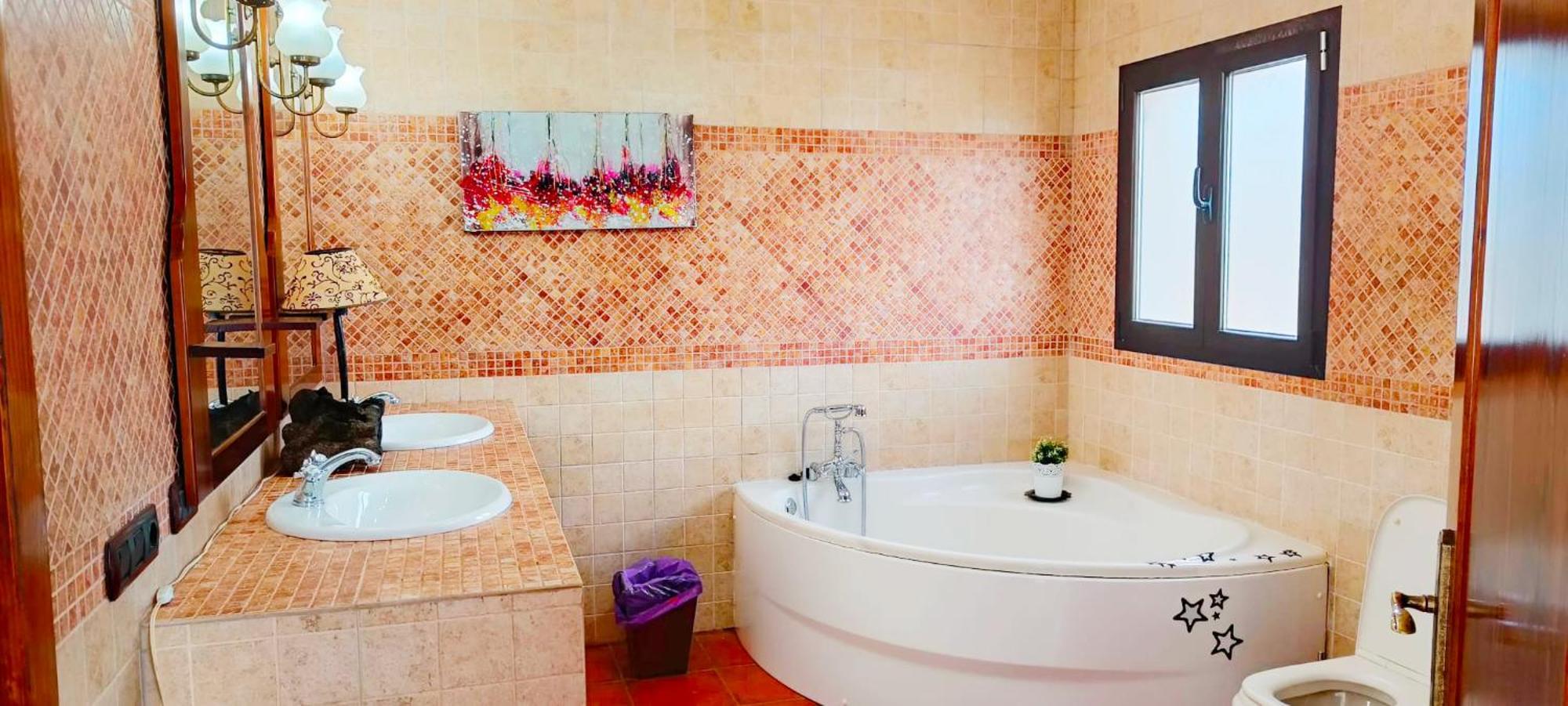 Elvira Hotel Tias Ngoại thất bức ảnh